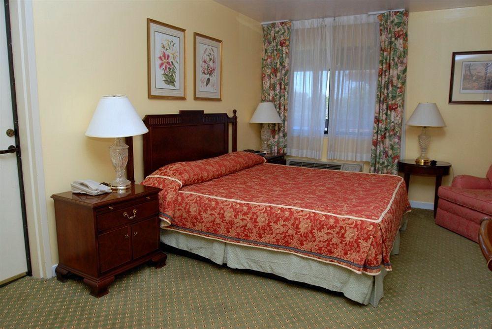 Campbell Inn Hotel Esterno foto
