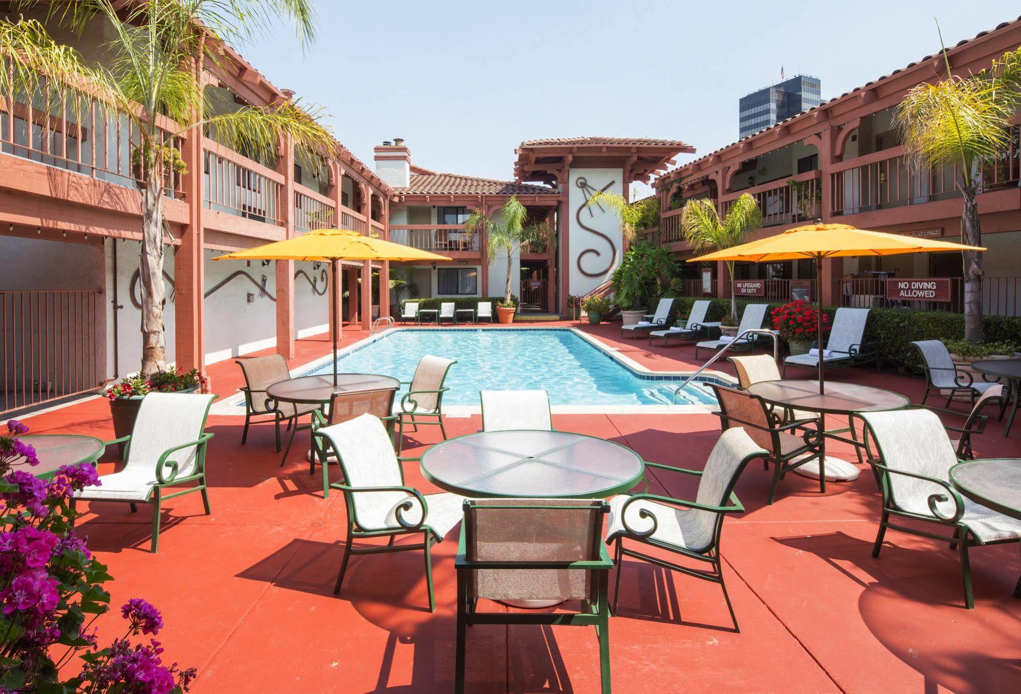 Campbell Inn Hotel Esterno foto