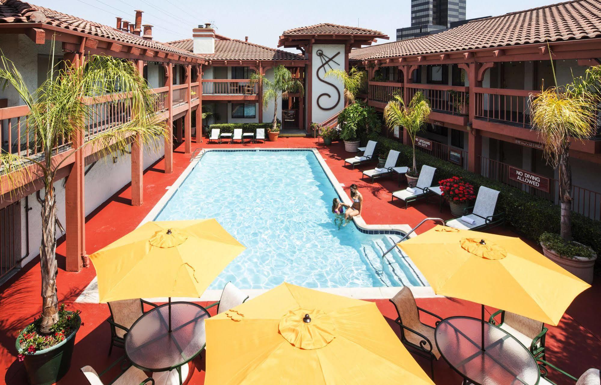 Campbell Inn Hotel Esterno foto
